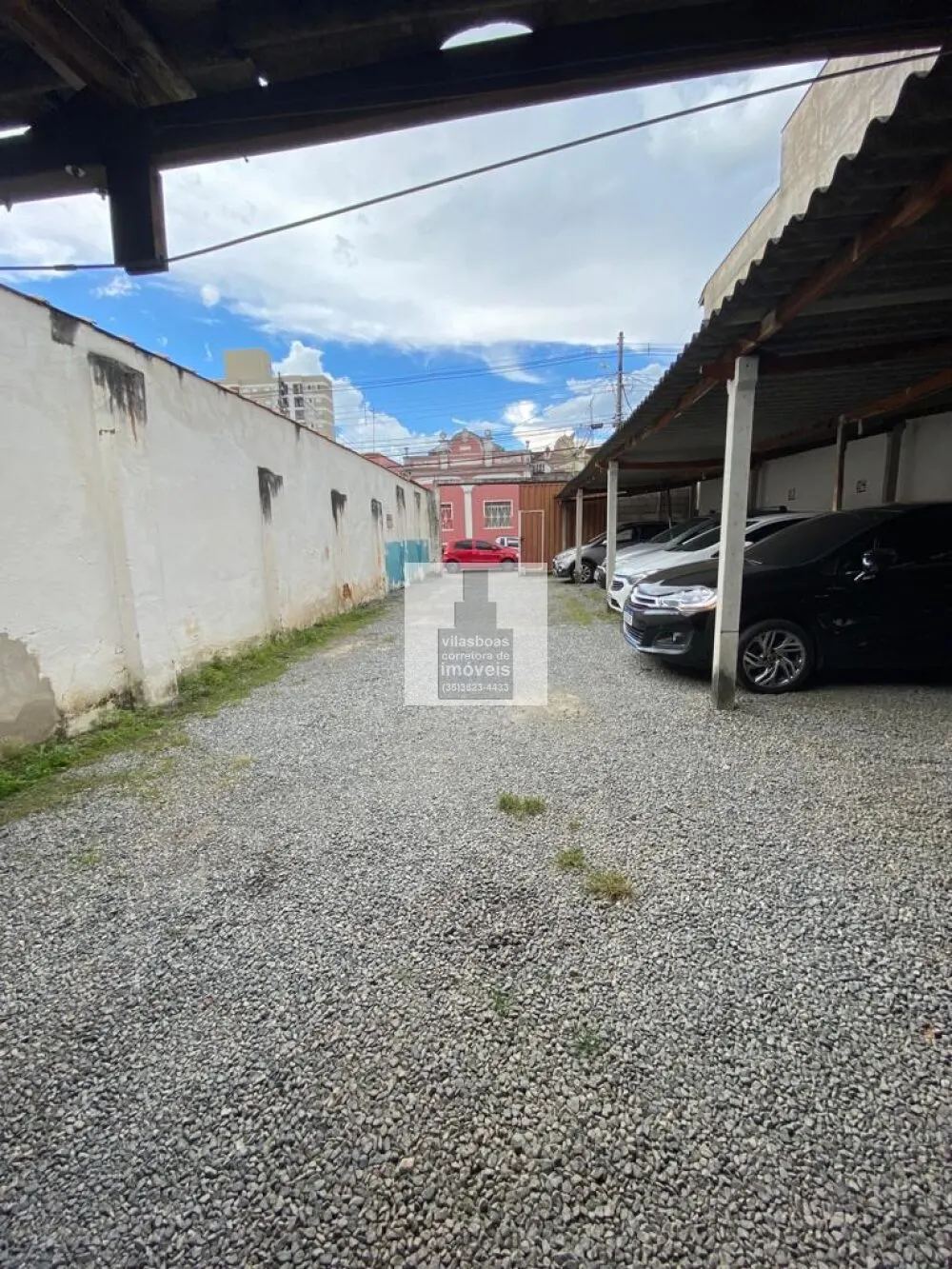 Foto 5 de Terreno de 198 m² murado com cobertura para carros, Avenida