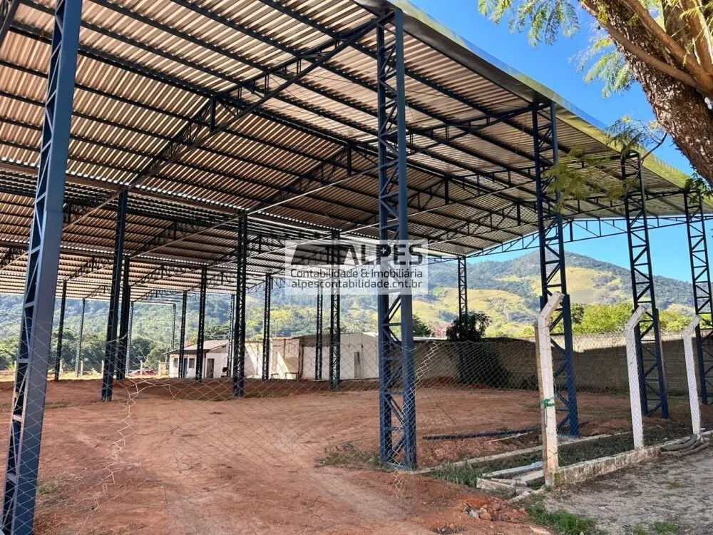 Foto 3 de Terreno de 2.400 m² com frente para 3 ruas e galpão em construção, Morro Grande