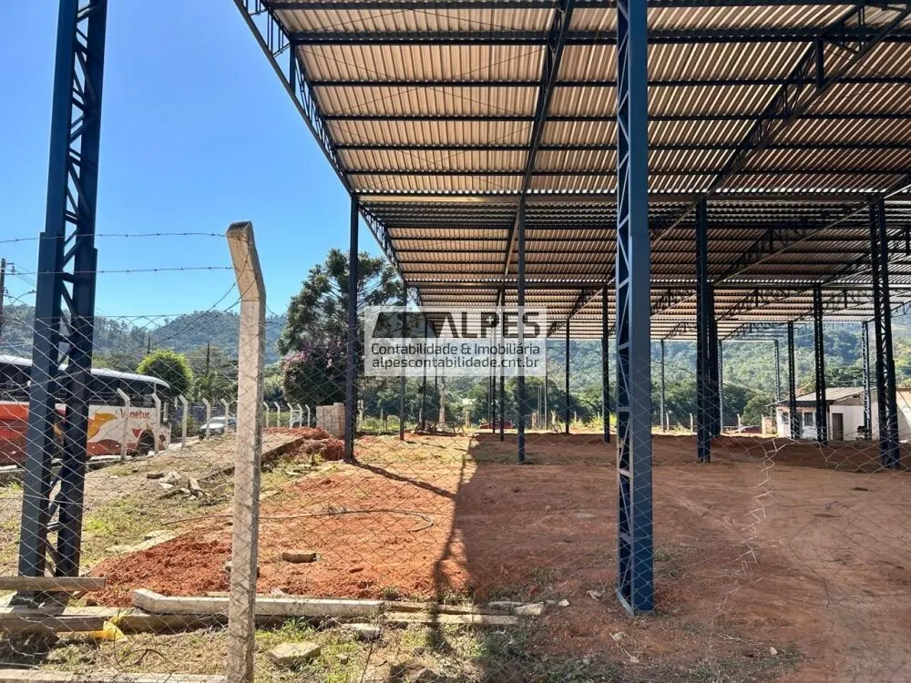 Foto 5 de Terreno de 2.400 m² com frente para 3 ruas e galpão em construção, Morro Grande