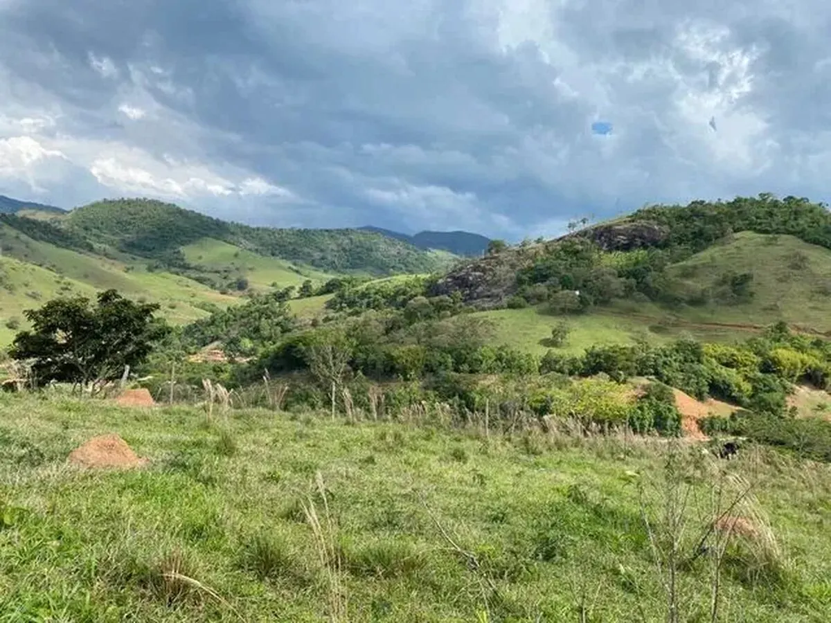 Foto 2 de Terreno de 2.420 m² com vista para a serra, Ano Bom