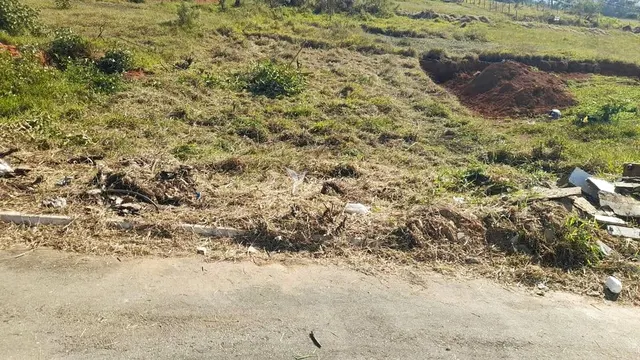 Foto 1 de Terreno de 200 m² com parcelas a assumir, Nações