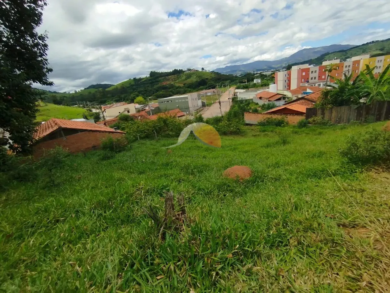 Foto 2 de Terreno de 200 m² com vista para a serra, Açude