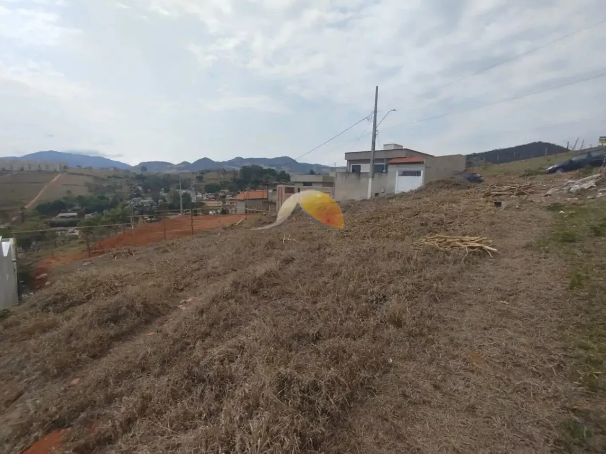 Foto 2 de Terreno de 200 m² em rua asfaltada, Colina Verde