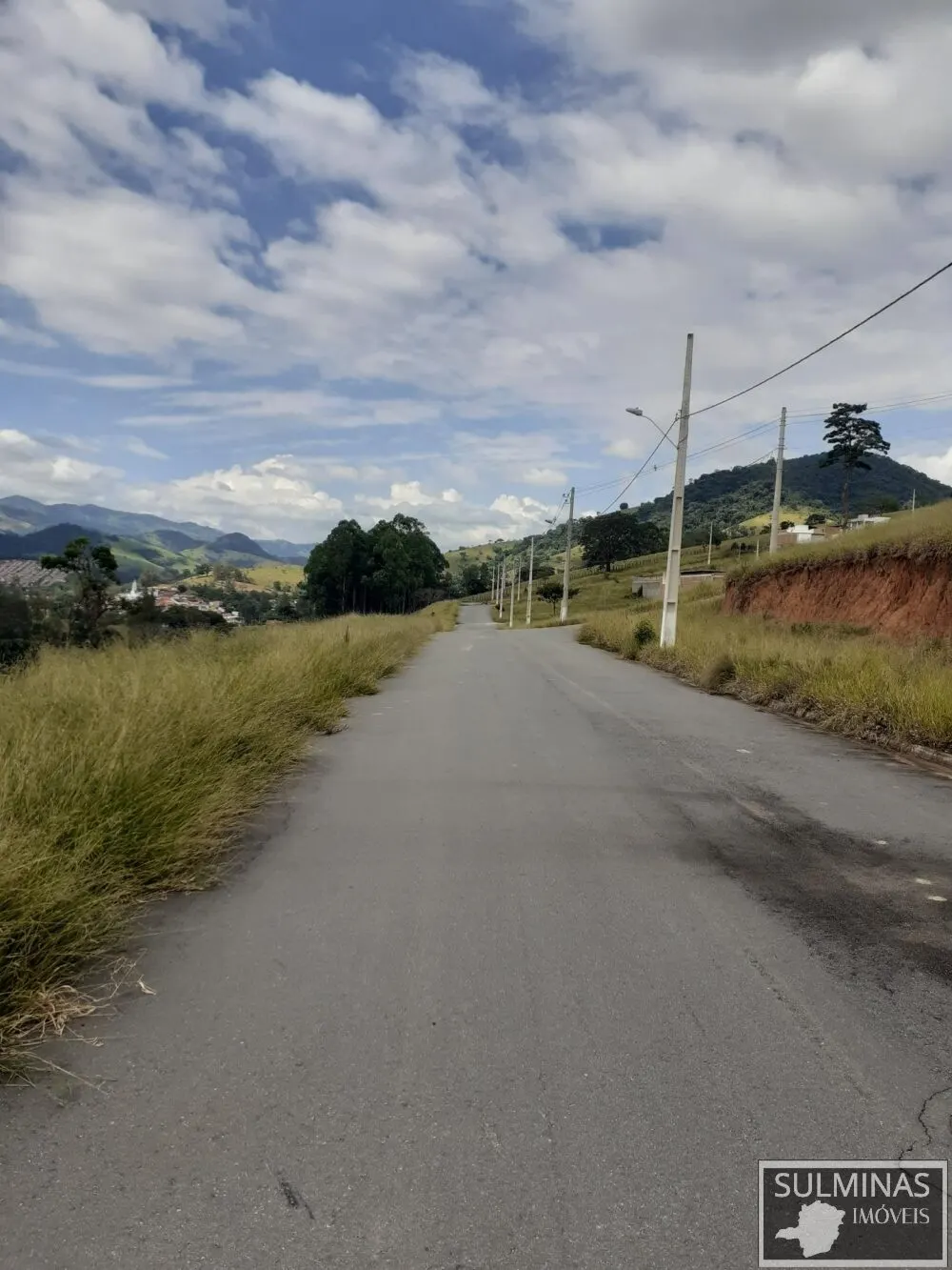 Foto 2 de Terreno de 200 m² com vista para a cidade e as montanhas, Nações