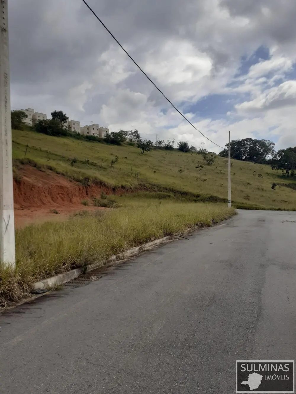 Foto 3 de Terreno de 200 m² com vista para a cidade e as montanhas, Nações
