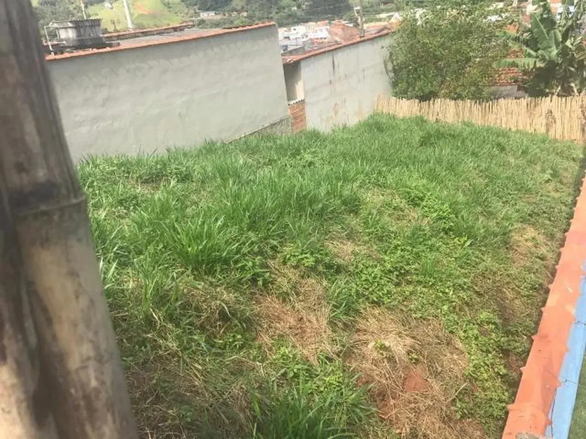 Foto 3 de Terreno de 200 m² na Rua Maria Geralda dos Santos, Santa Rosa