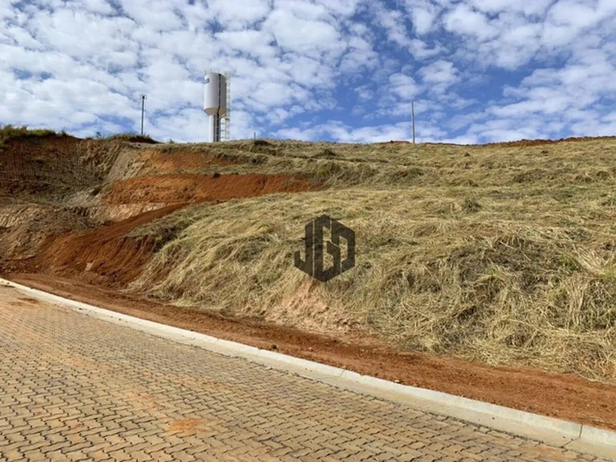 Foto 2 de Terreno de 210 m² em loteamento com rua calçada, Nossa Senhora de Fátima