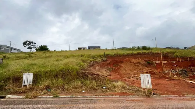 Foto 1 de Lote de 210 m² em rua calçada no Loteamento Vale das Hortênsias, Vale das Hortênsias