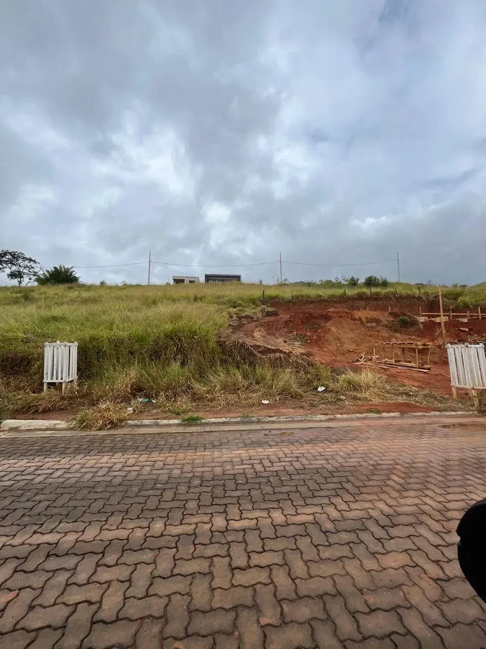 Foto 3 de Lote de 210 m² em rua calçada no Loteamento Vale das Hortênsias, Vale das Hortênsias