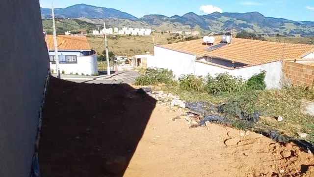Foto 1 de Terreno de 268 m² com vista para a serra, Rebourgeon