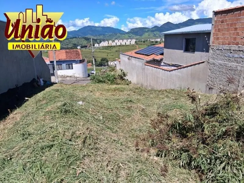 Foto 2 de Terreno de 268,85 m² com entrada pelos dois lados, Colina Verde