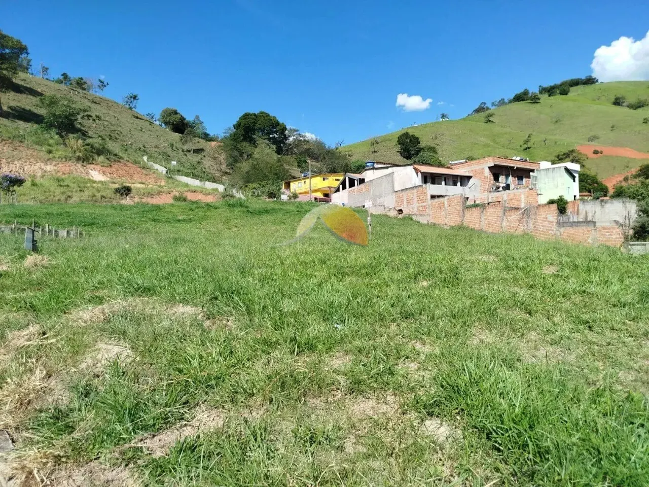 Foto 3 de Terreno de 270 m² com vista para os morros, Anhumas