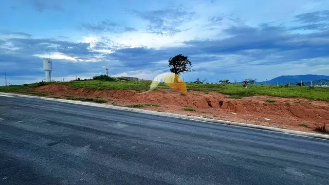 Foto 1 de Terreno de 296 m² em loteamento com rua asfaltada, Residencial Santa Clara