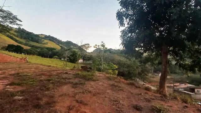Foto 1 de Terreno de 3.000 m² com platô de quase 1.000 m² e água de mina, Anhumas