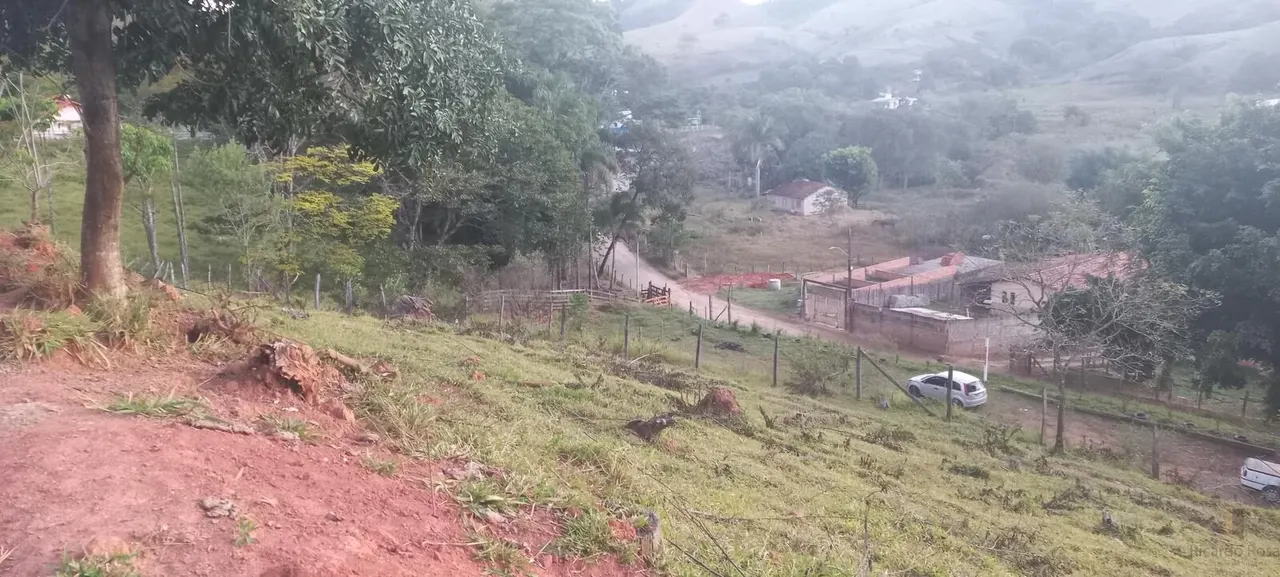 Foto 5 de Terreno de 3.000 m² com platô de quase 1.000 m² e água de mina, Anhumas