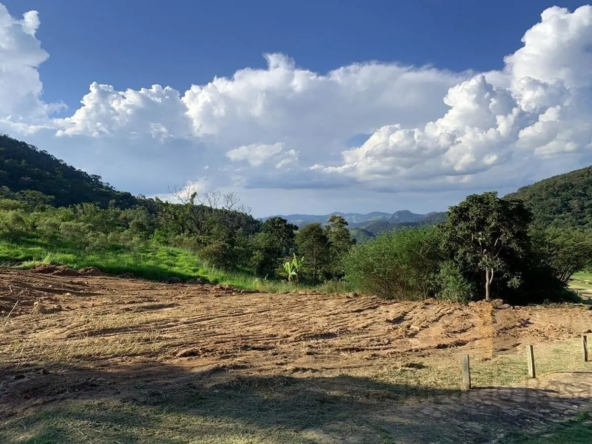 Foto 3 de Terreno de 3.221 m² com vista para as montanhas no Condomínio Mato Dentro, Mato Dentro