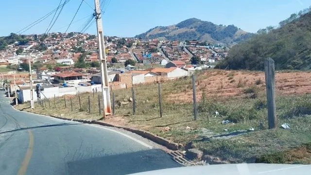 Foto 1 de Terreno de 310 m² no Loteamento Santa Terezinha, Rebourgeon