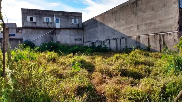 Foto 1 de Terreno de 347 m² perto do supermercado Padre Nicolau, São Vicente