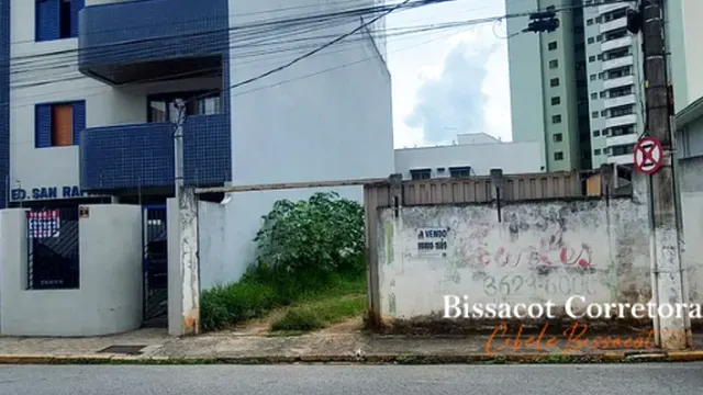Foto 1 de Terreno de 358 m² próximo ao Banco do Brasil, Centro