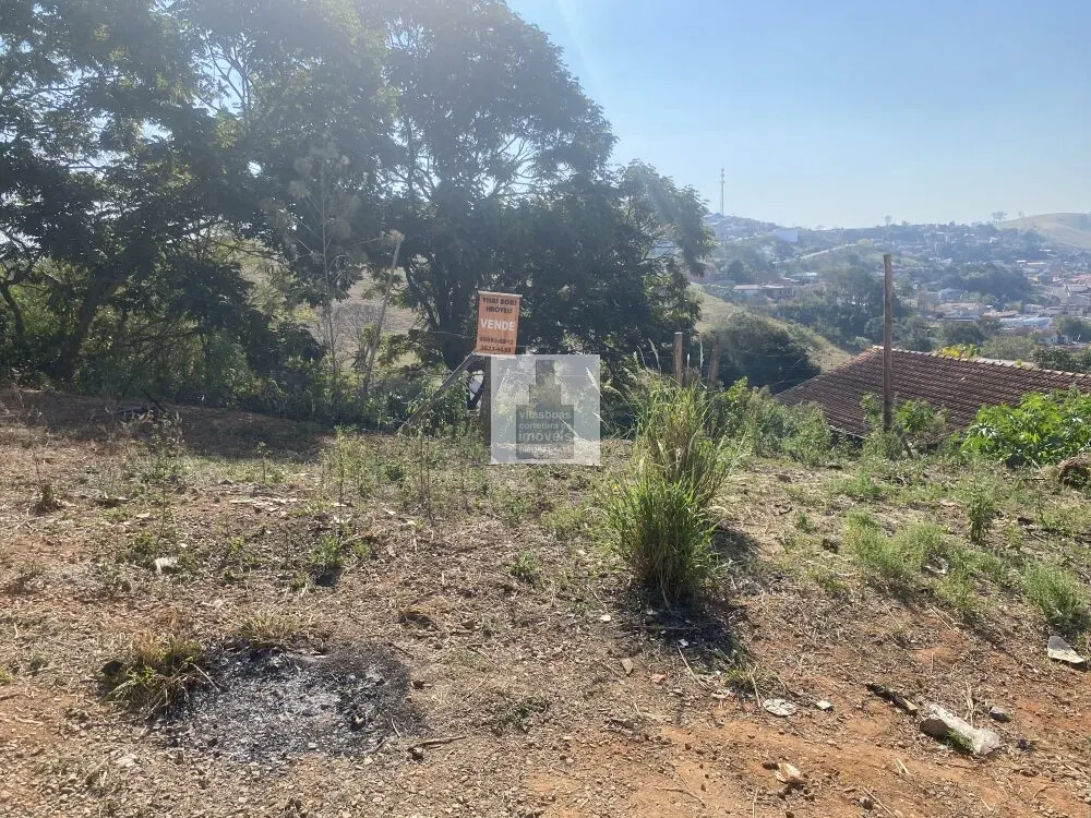 Foto 2 de Terreno de 360 m² com 10 m de frente, em declive, Jardim Alterosa