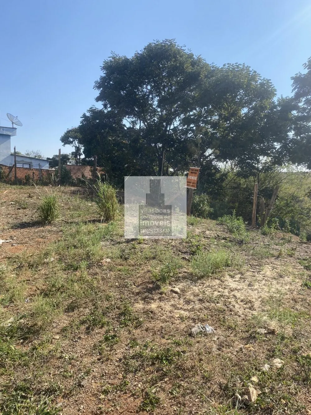 Foto 3 de Terreno de 360 m² com 10 m de frente, em declive, Jardim Alterosa