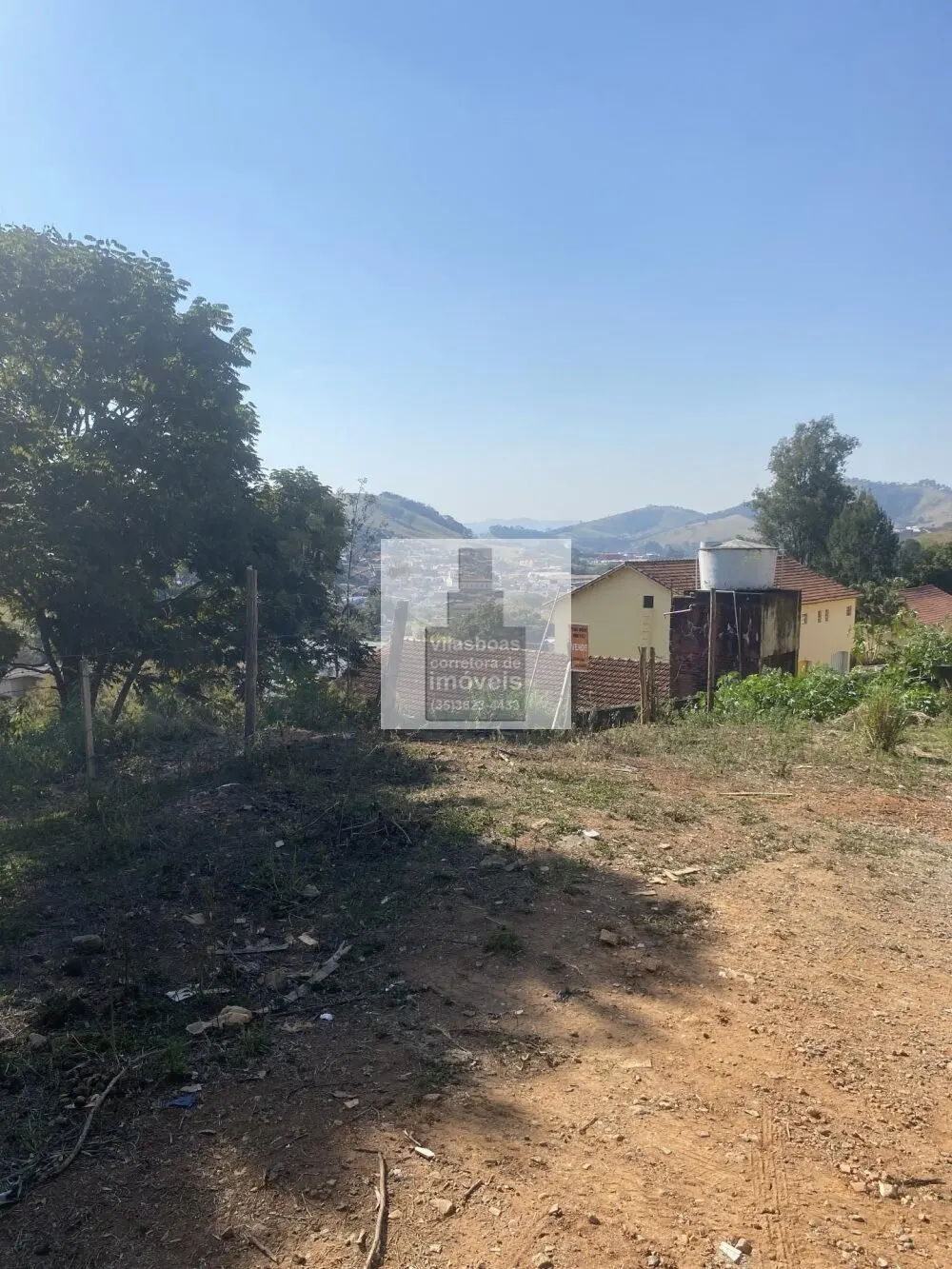Foto 4 de Terreno de 360 m² com 10 m de frente, em declive, Jardim Alterosa