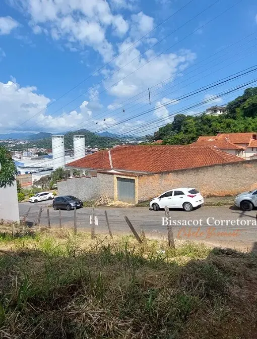 Foto 2 de Terreno de 378 m² com vista panorâmica para a serra, Morro Chic