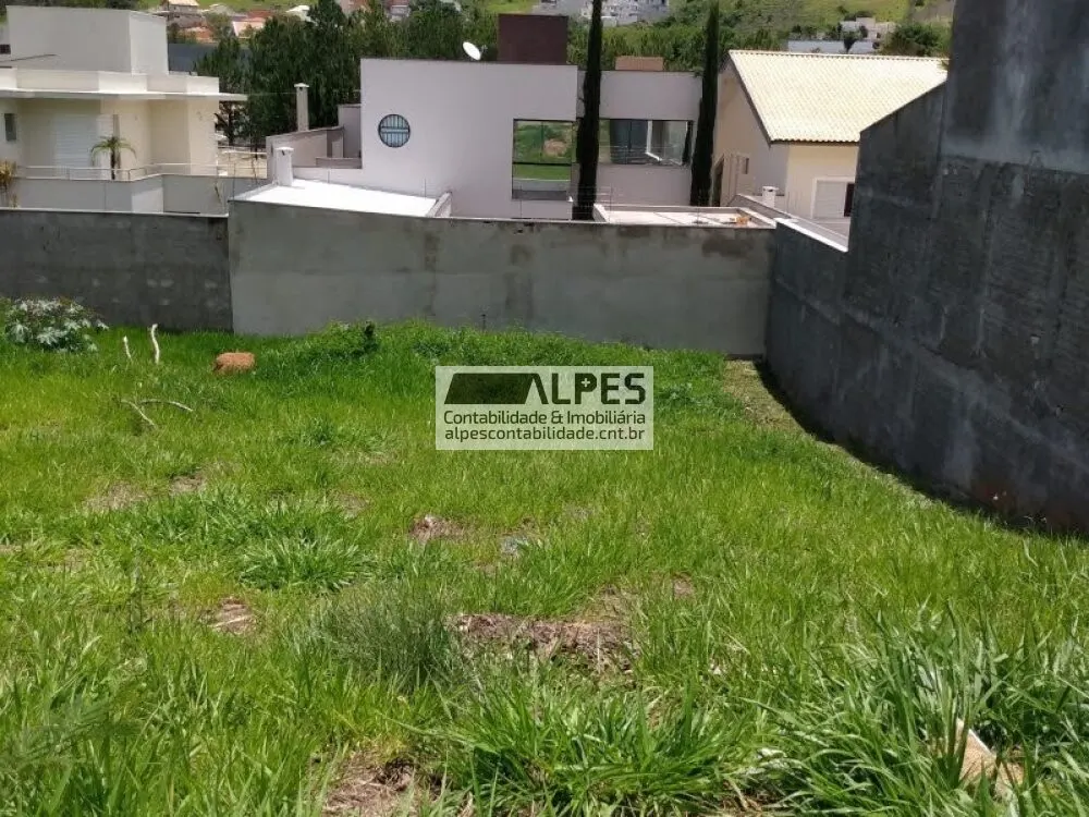 Foto 4 de Terreno de 381 m² com 14 m de frente, Pinheirinho