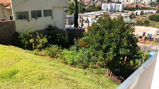 Terreno de 420 m² com vista para a cidade, Pinheirinho