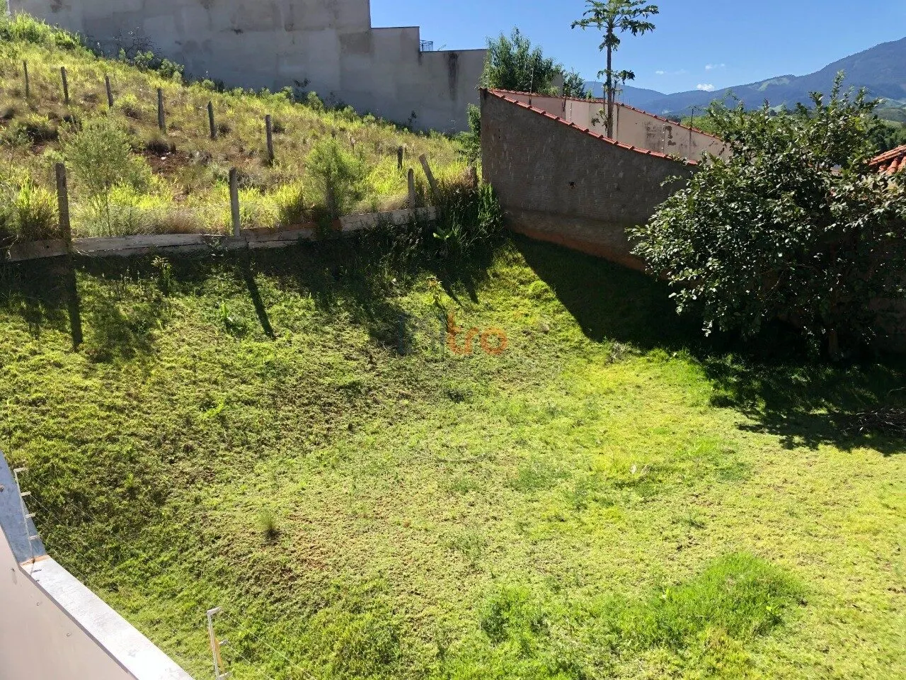 Foto 2 de Terreno de 420 m² com vista para a cidade, Pinheirinho
