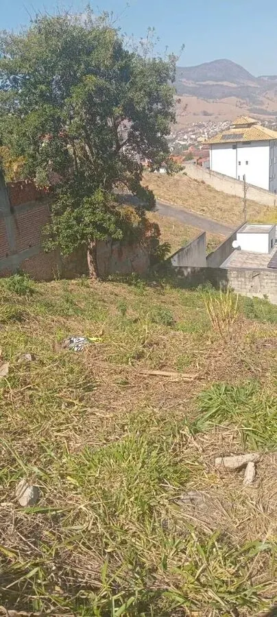 Foto 6 de Terreno de 421 m² com vista para a cidade, Morro Chic