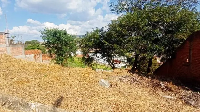 Foto 1 de Terreno de 421 m² em frente à Chácara das Moças 2, Morro Chic