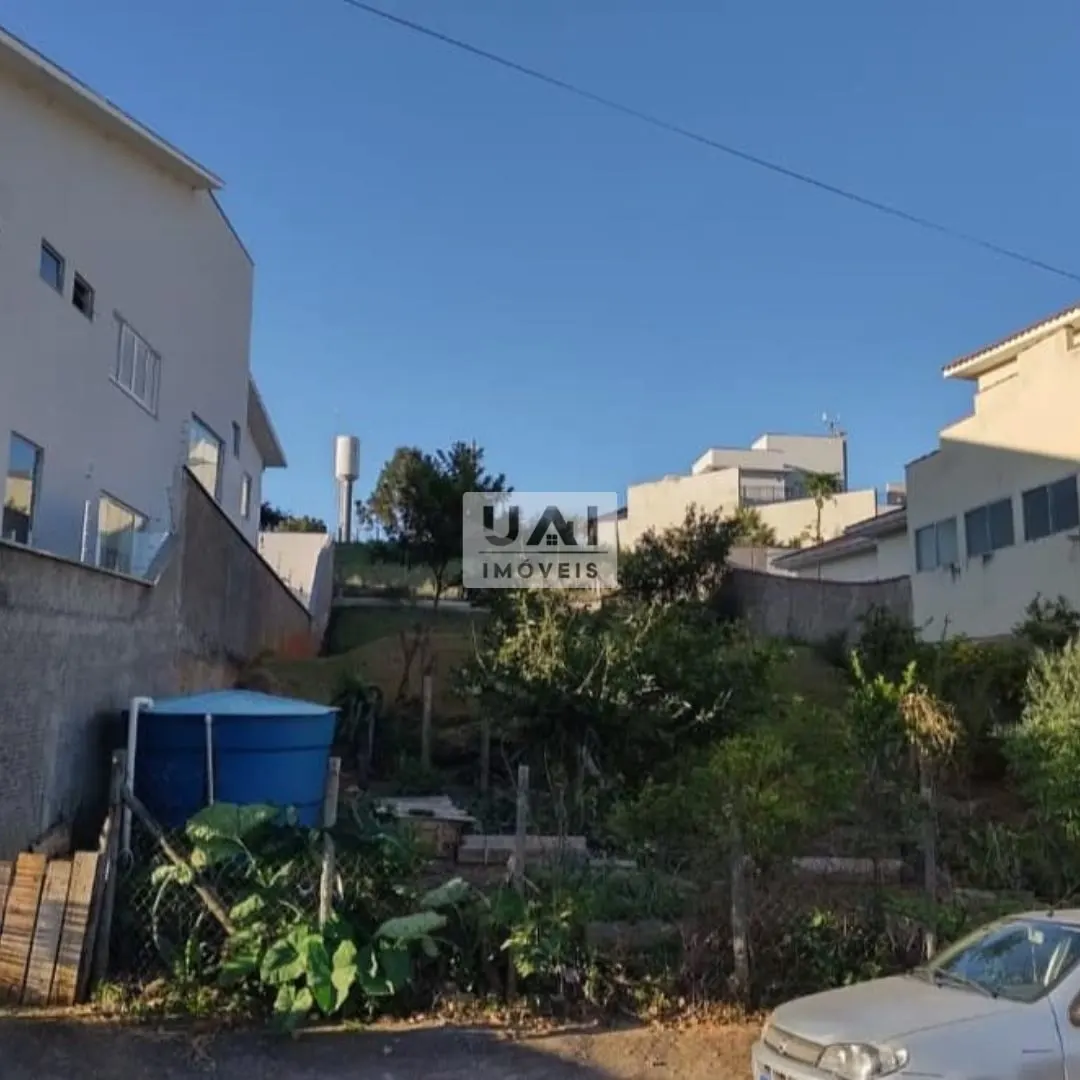 Foto 2 de Terreno de 437 m² em rua residencial, Pinheirinho