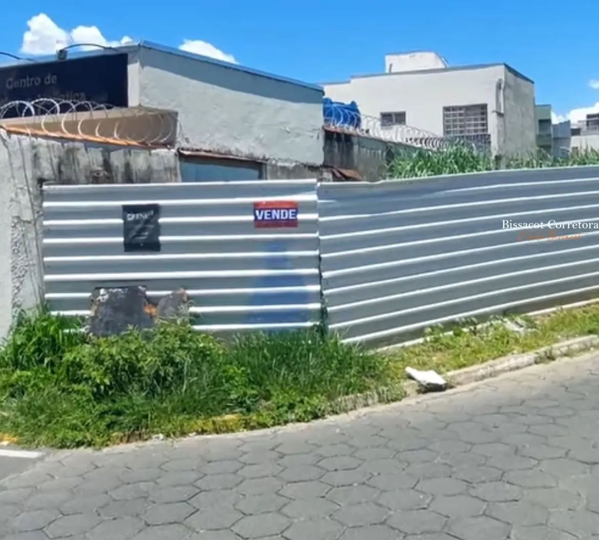 Foto 3 de Terreno de 440 m² atrás do Supermercado Padre Nicolau, Avenida