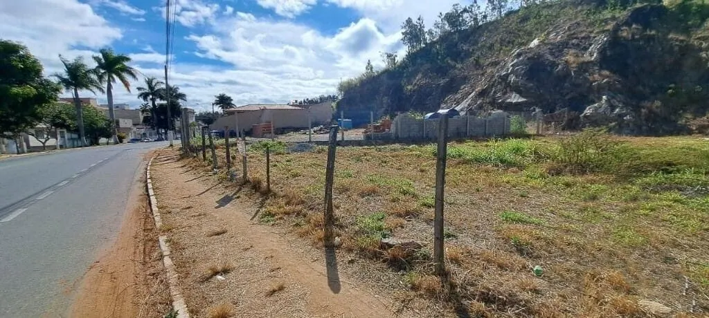Foto 4 de Terreno de 450 m² cercado, Varginha