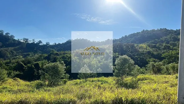 Terreno de 457 m² em condomínio fechado, sem vizinhos de frente e de fundo, Condomínio Olhos D'Água