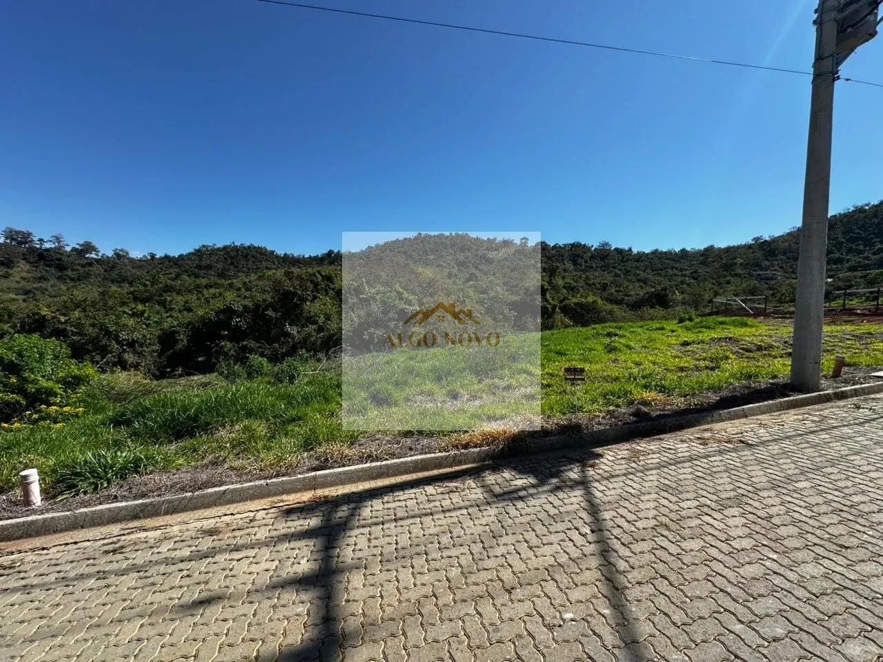 Foto 3 de Terreno de 457 m² em condomínio fechado, sem vizinhos de frente e de fundo, Condomínio Olhos D'Água