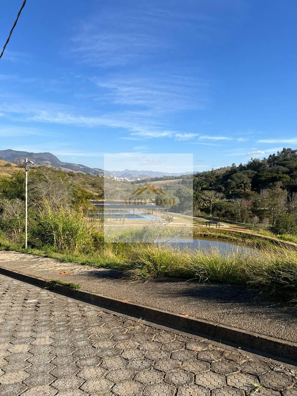 Foto 7 de Terreno de 457 m² em condomínio fechado, sem vizinhos de frente e de fundo, Condomínio Olhos D'Água