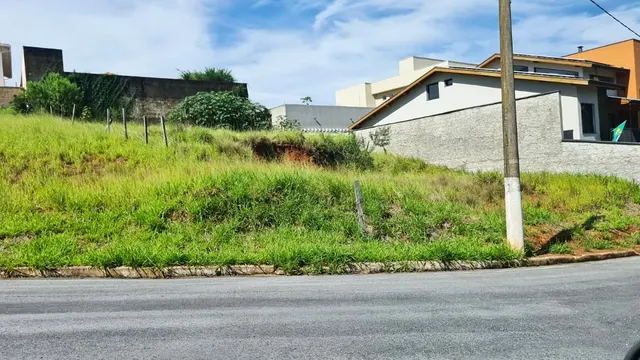 Terreno de 512 m² na Rua Luiz Gonzaga Salomon, Pinheirinho