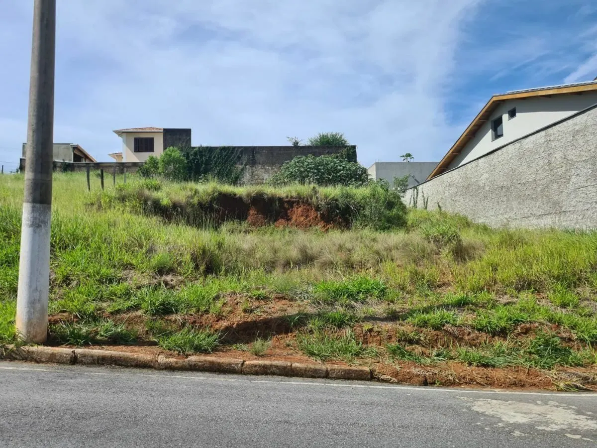 Foto 2 de Terreno de 512 m² na Rua Luiz Gonzaga Salomon, Pinheirinho