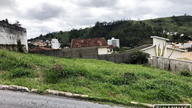 Foto 1 de Terreno de 525 m² em parte alta com vista, Pinheirinho