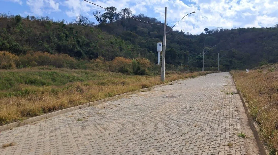 Foto 2 de Terreno de 540 m² com vista para a cidade no Residencial Olhos D'Água II, Condomínio Olhos D'Água