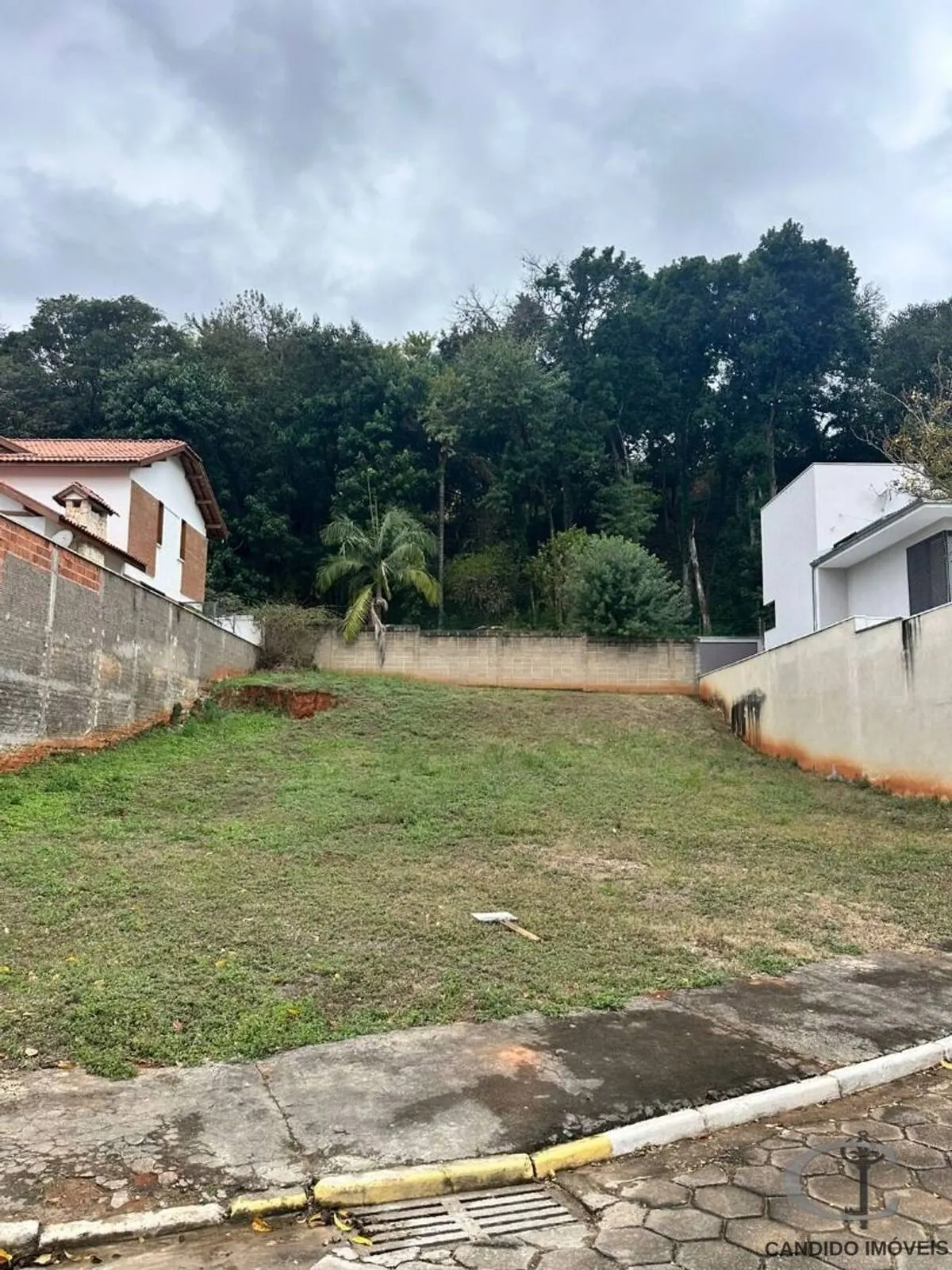 Foto 2 de Terreno plano de 672 m² no Condomínio Dr. João Luiz, Pinheirinho