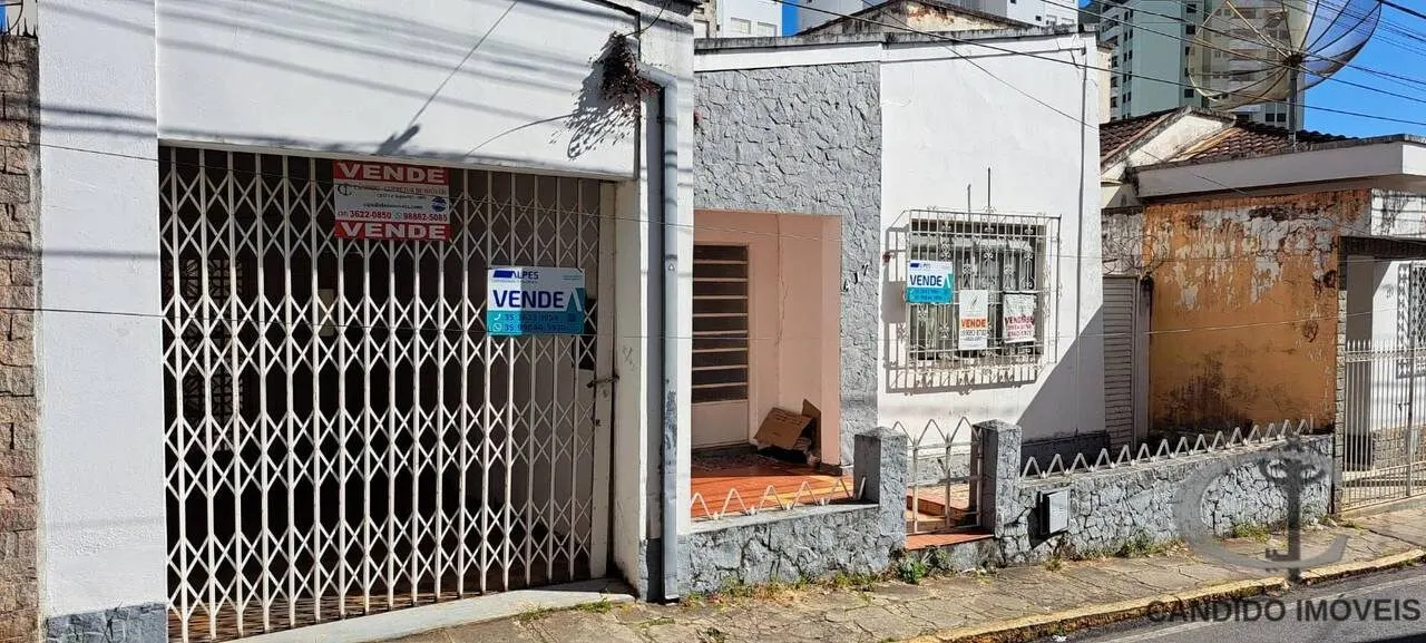 Foto 2 de Terreno de 717 m² com saída para duas ruas, Centro