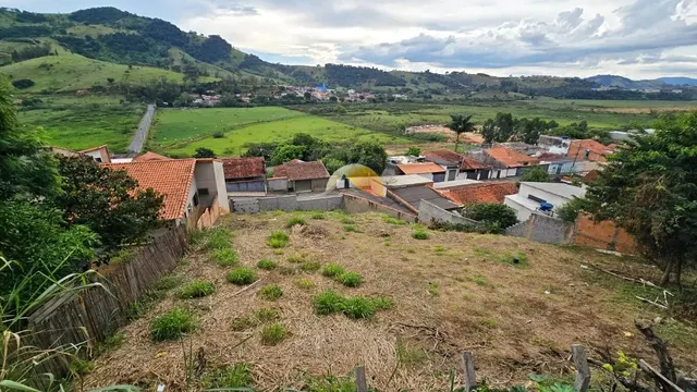 Foto 1 de Terreno de 750 m² com vista para a cidade, Rebourgeon