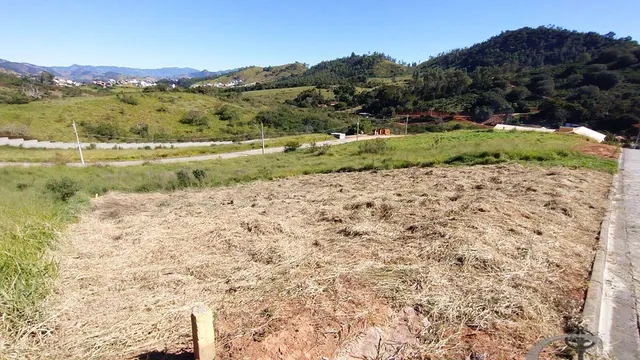 Terreno de 773 m² com 25 m de frente, Condomínio Olhos D'Água