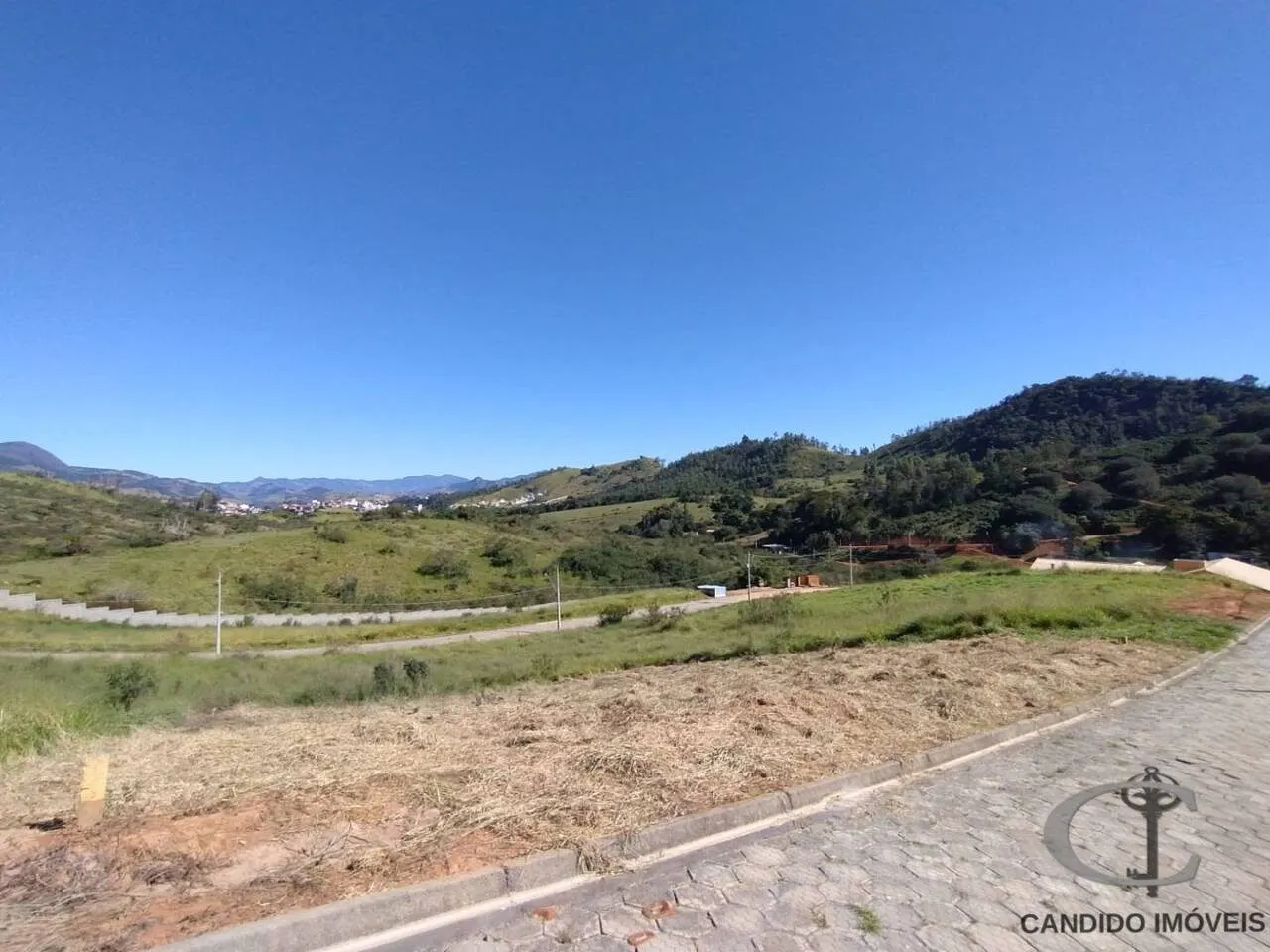 Foto 2 de Terreno de 773 m² com 25 m de frente, Condomínio Olhos D'Água