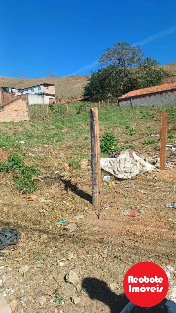 Foto 2 de Terreno de 775 m² em rua asfaltada, Açude