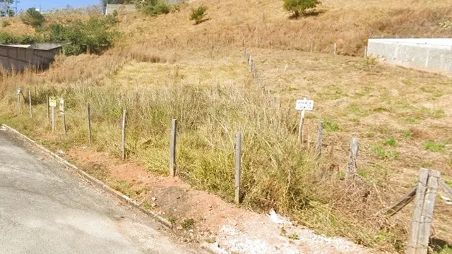 Foto 1 de Lote de 781,46 m² em rua asfaltada, Pinheirinho