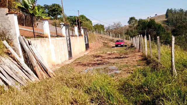 Foto 1 de Terreno de 9.000 m² em declive, Açude